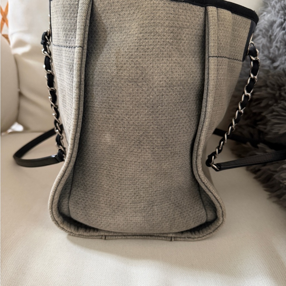 CHANEL Deauville Tote - Picture 5 of 16